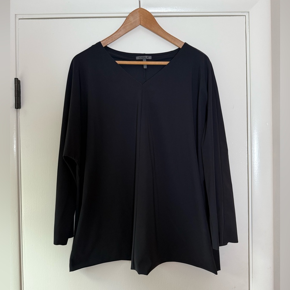 OSKA Technostretch Lightweight Wrinkle Resistant Solid Black Top Size 3 Large